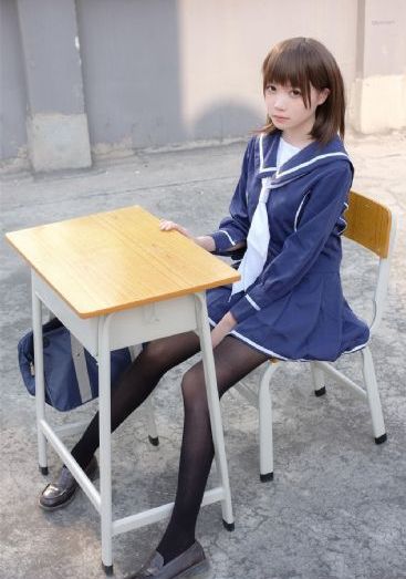 年轻的女邻居