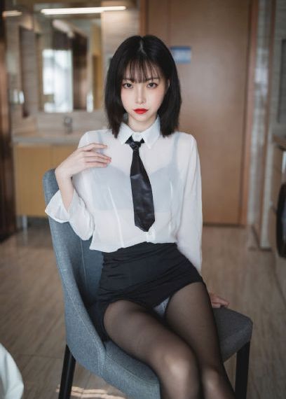 青木玲饱满奶水播放