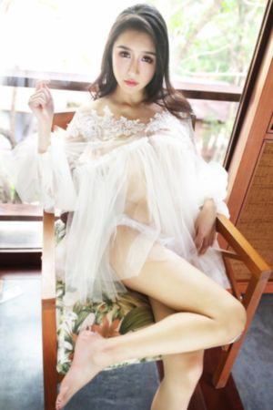 年轻女秘书的目的