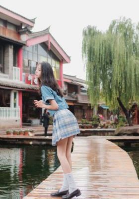 年轻的妻子在线